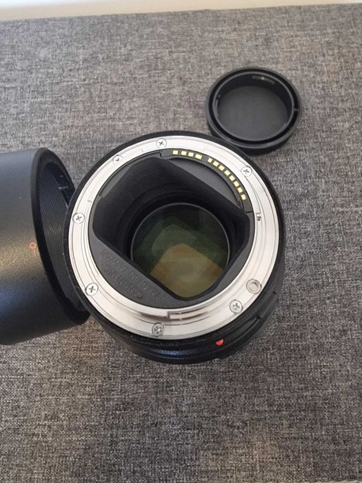 Obiectiv Canon EF 85mm F1.4 L IS USM  + adaptor RF-EF