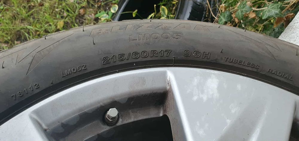 Продавам 4 зимни гуми Bridgstone