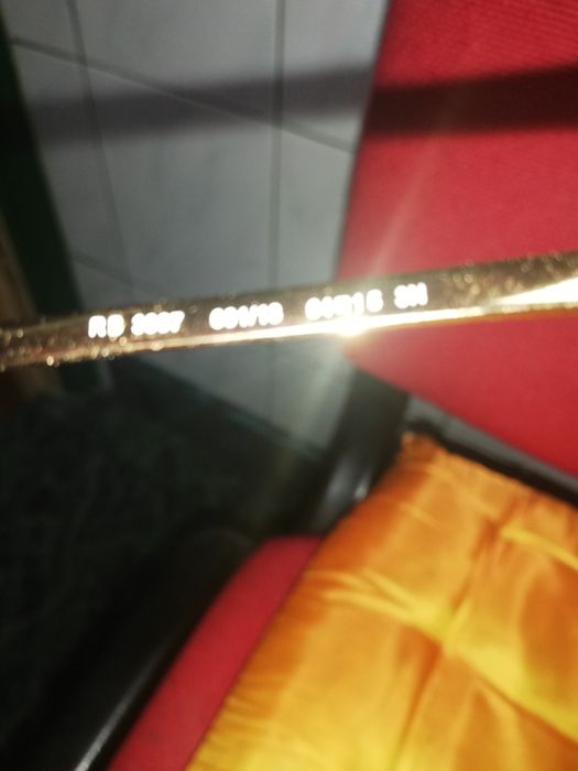 Vand ochelari de soare, model Ray Ban, originali.