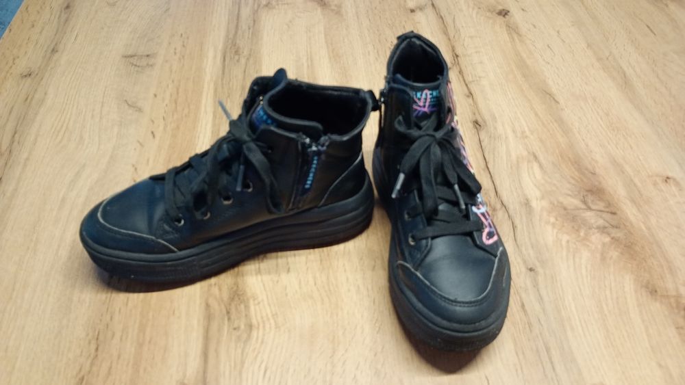 Ghete fetițe Skechers mărimea 33