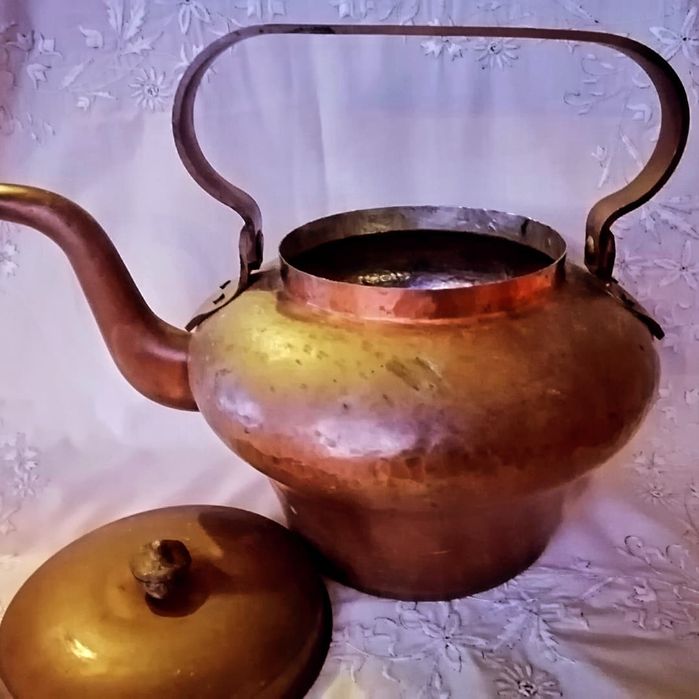 Винтидж чайник. Мед.