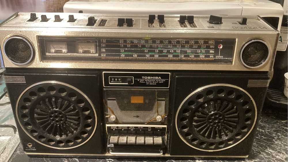 De vanzare casetofon TOSHIBA