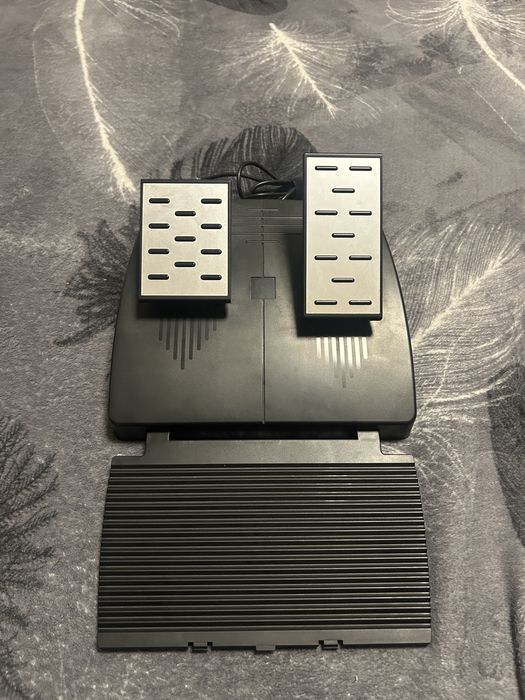 Volan Gaming cu pedale si schimbator