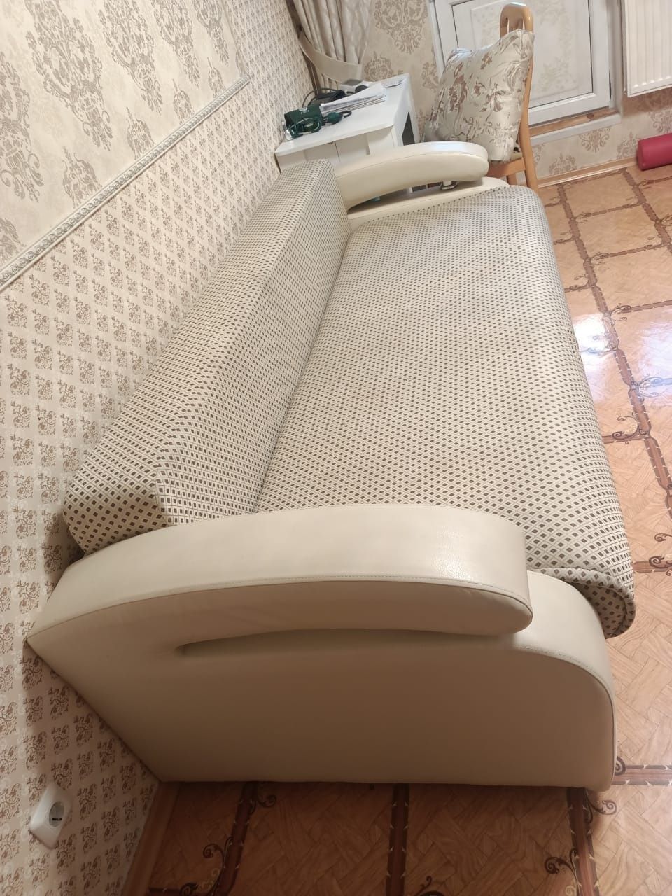 Диван продам б/у