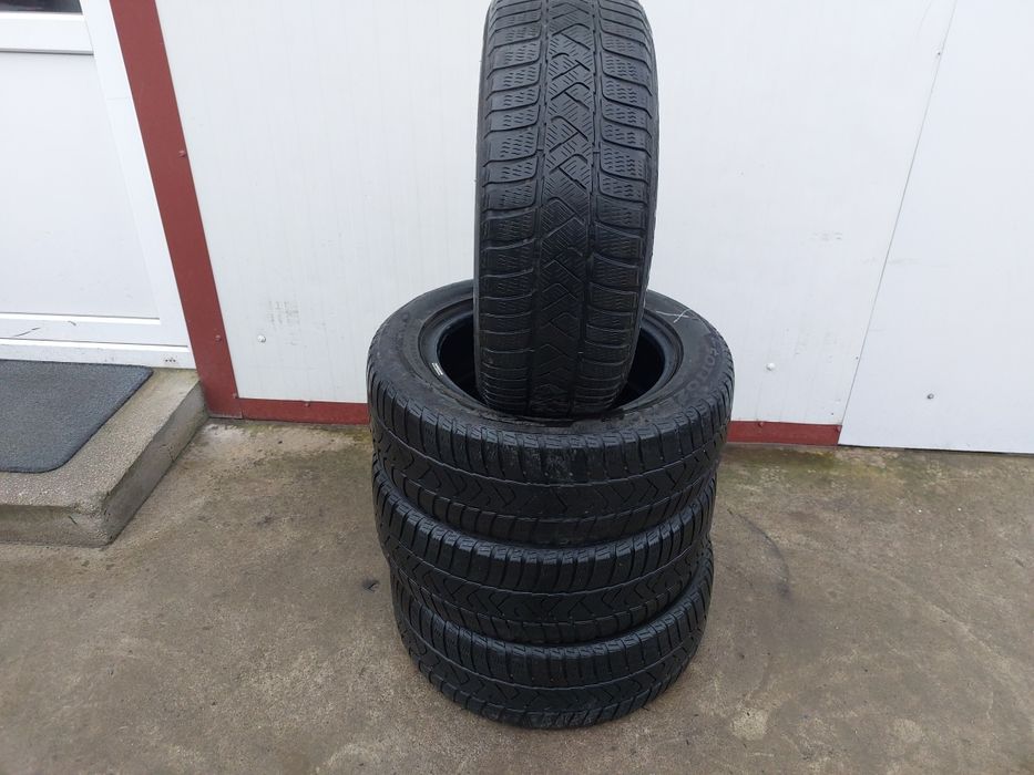 75 lei bucata! Set anvelope M+S/IARNA 205 60 16 Pirelli