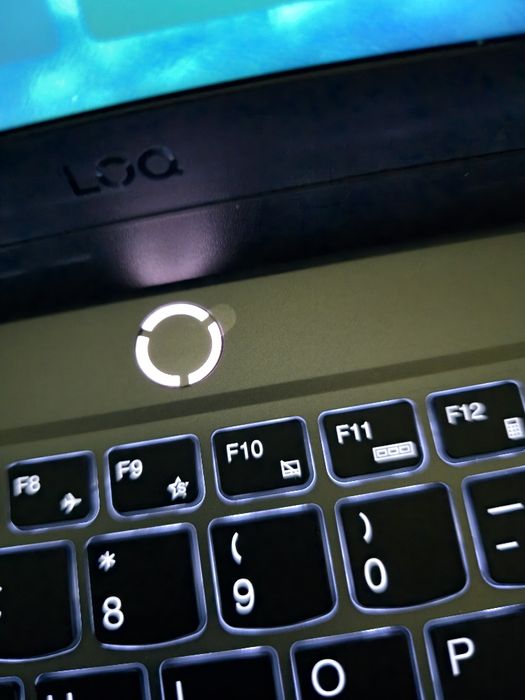 Vând laptop Lenovo LOQ 15.6” cu specificații excelente pentru gaming