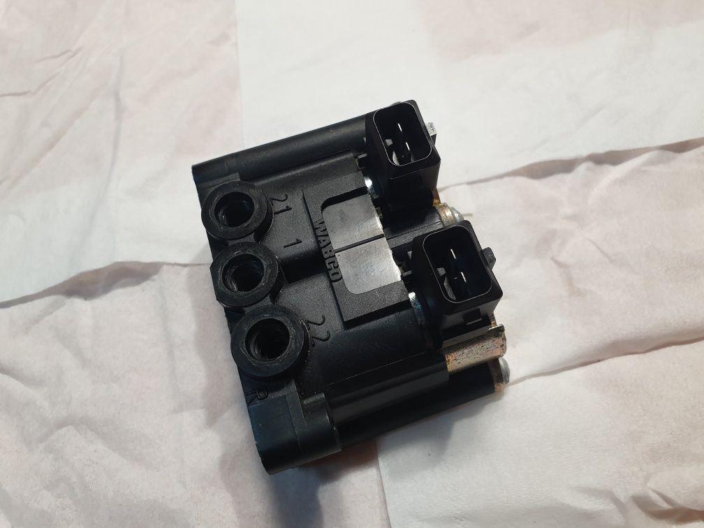 Bloc valve distribuitor aer supape compresor aer bmw x5  seria 5 , e39