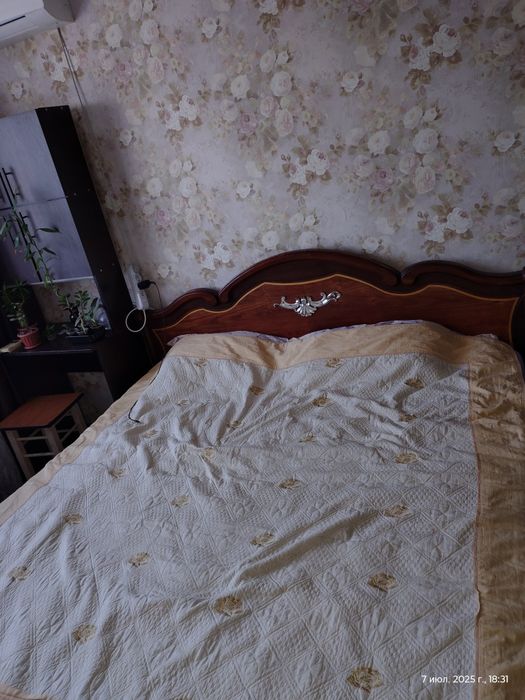 Отдам даром деревянную кровать. срочно