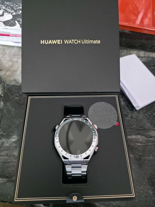 Huawei Watch Ultimate Green Titanium пълен комплект+Гаранция. КАТО НОВ