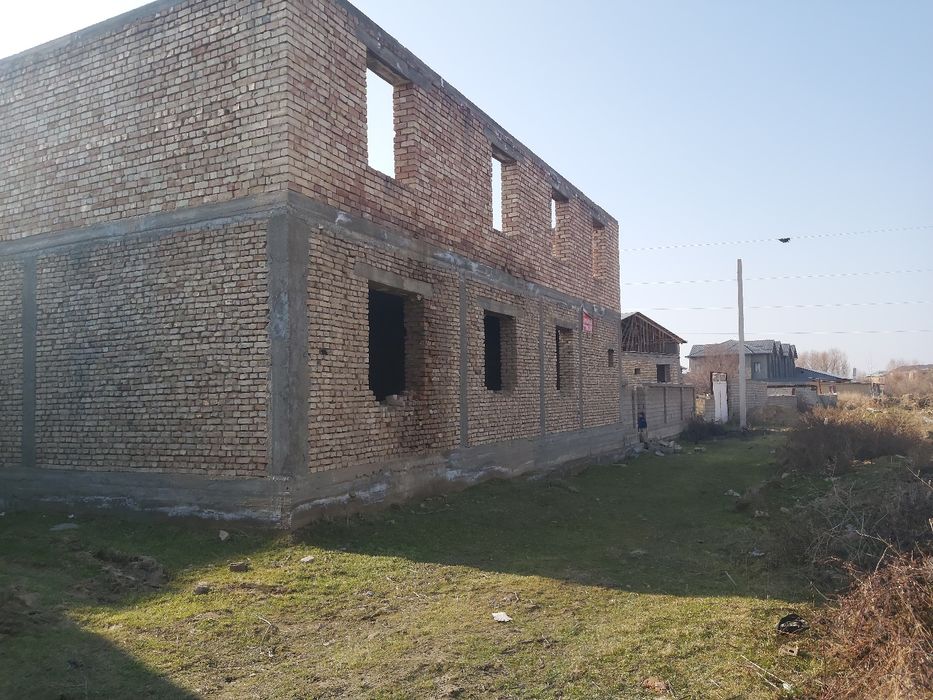 Shiribomda uchaska sotiladi fasadi 36 metr