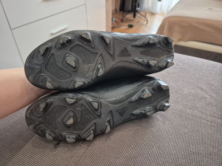 Футболни обувки Adidas Predator