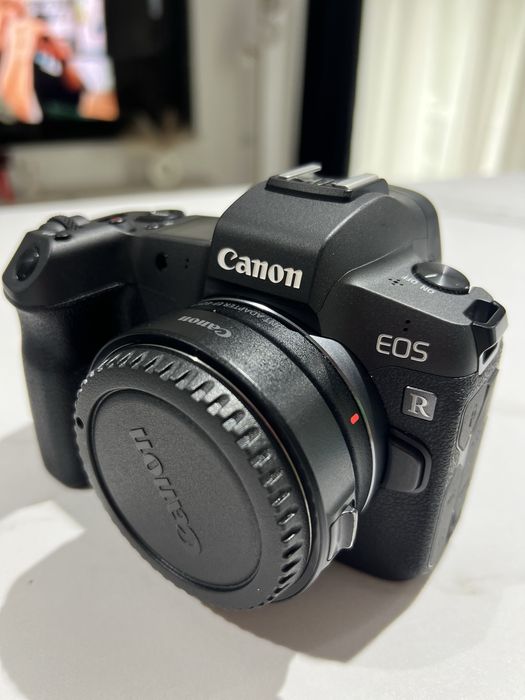 Canon Eos R + adaptor RF to EF sub 1000 cadre ca nou