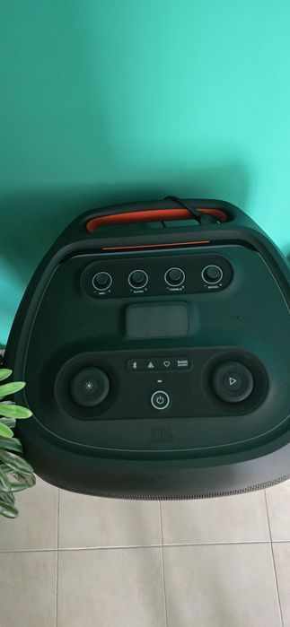 JBL Partybox ULTIMATE 1100W, в Гаранция! Всички документи и кашона. ТО