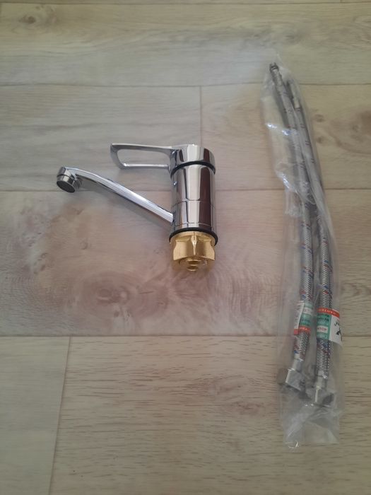 Смеситель для раковины новый