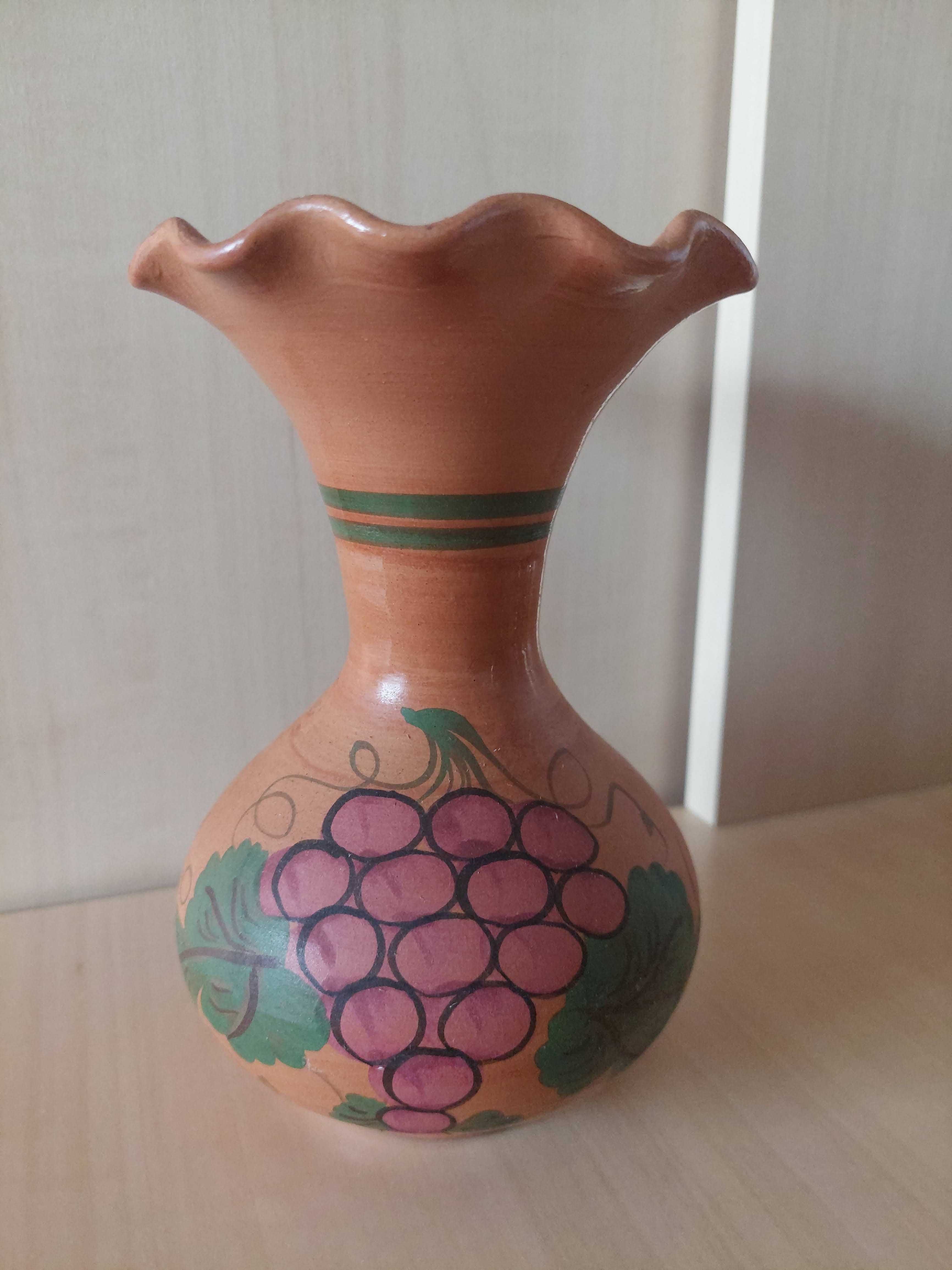 Продавам вази , порцеланова и керамична.