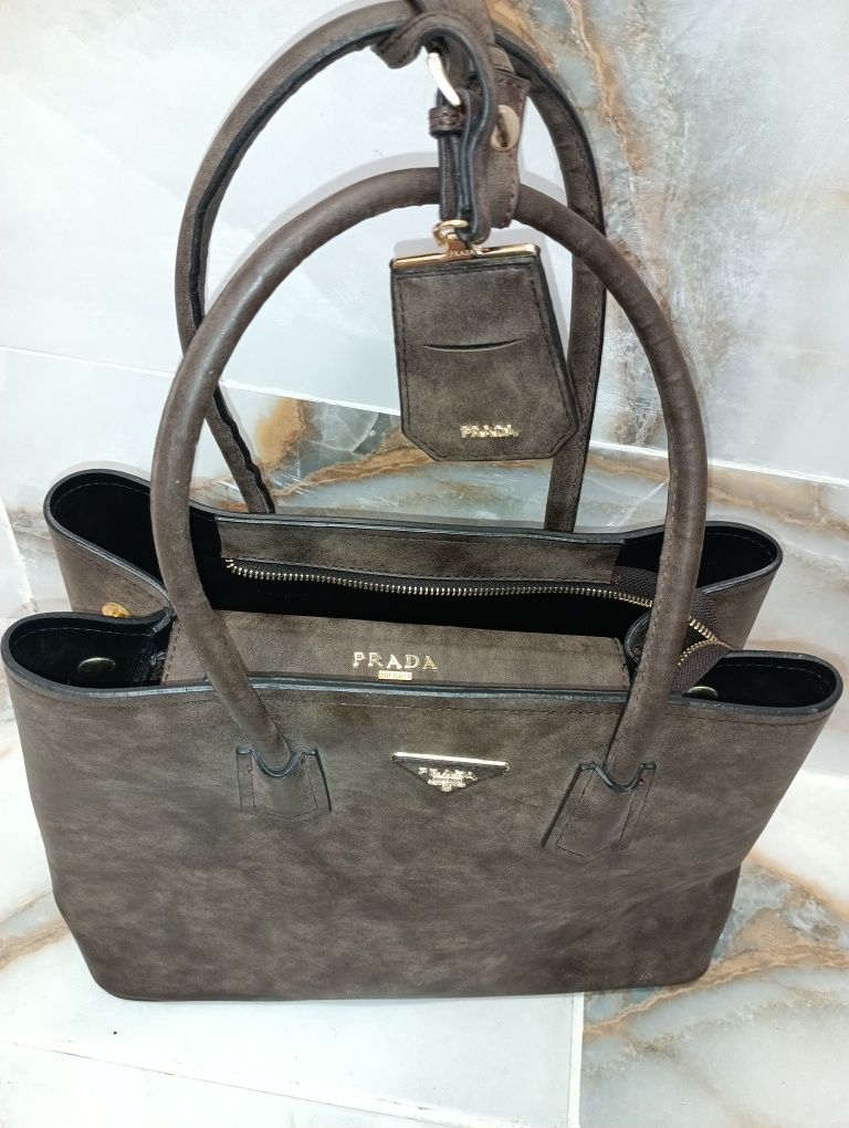 PRADA MILANO 1913 кожена чанта - 750 лв