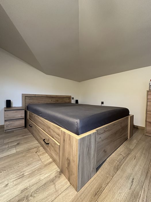 Спалня с матрак + две нощни шкафчета