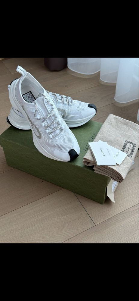 Gucci Run Sneakers 39