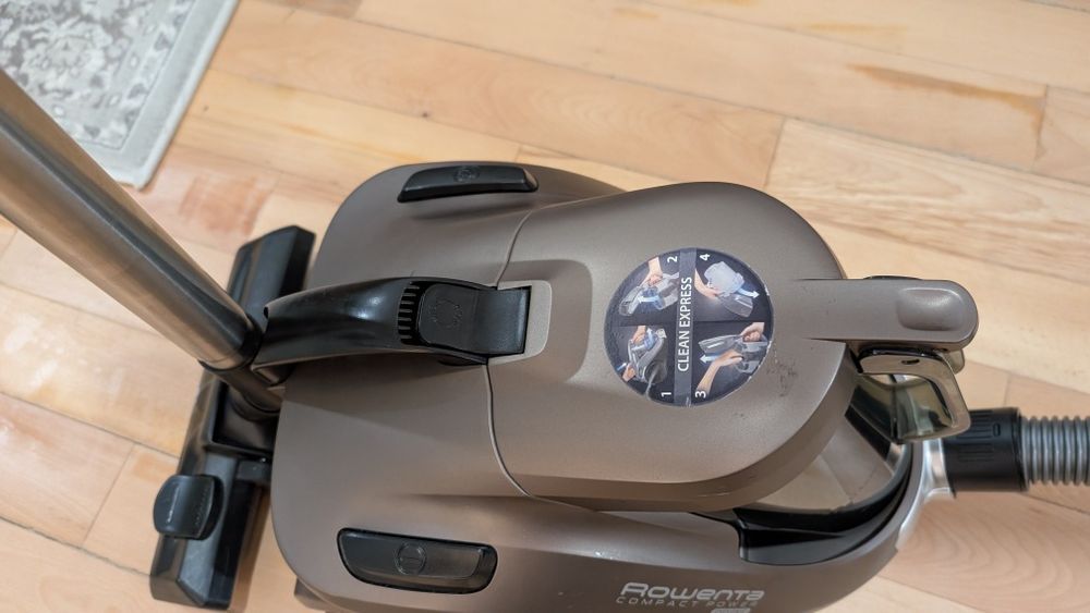 Aspirator Rowenta compact power cyclonic