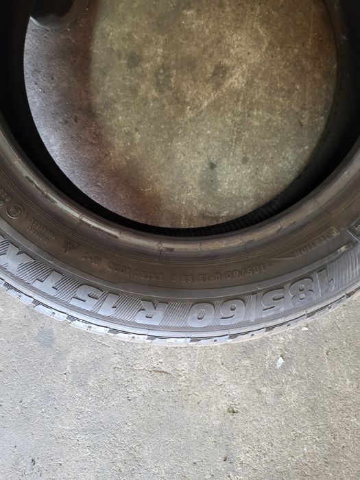 4 anvelope 185 60 R 15 Semperit iarna