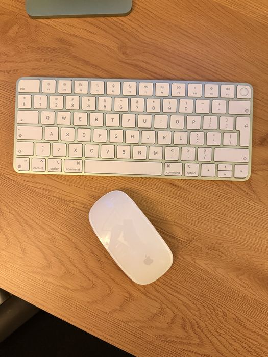 Apple Magic Keyboard Touch ID & Magic Mouse