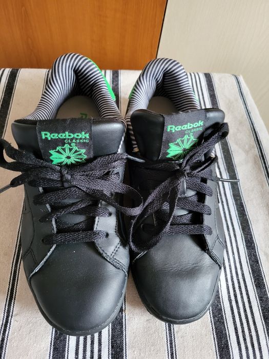 Vand adidasi Reebok
