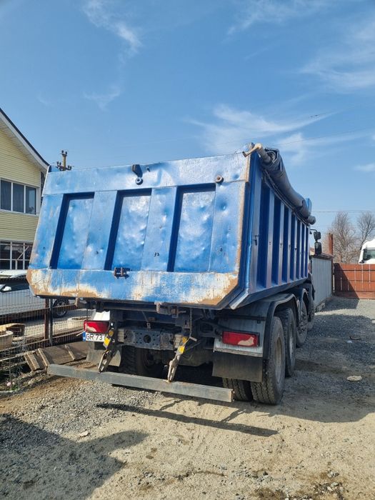 Vand Renault Kerax 440 dxi bascula 8x4 motor și cutie Volvo
