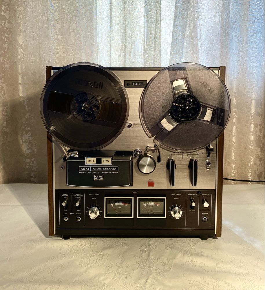 AKAI GX - 210D three- motor / auto reverse