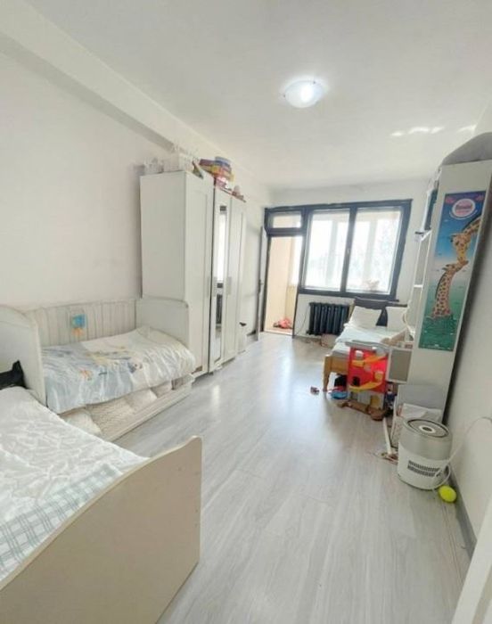 Продава се Тристаен апартамент в София, Лагера - 135 кв.м за 2297 €/кв.м - Снимка #2