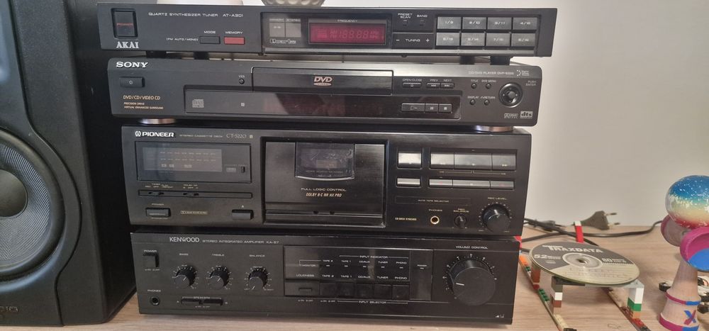 Vand amplificator,tuner,deck cd player,toate functionale