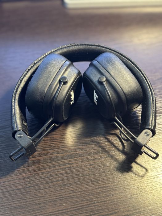 Продаю б/у наушники Маршал 4