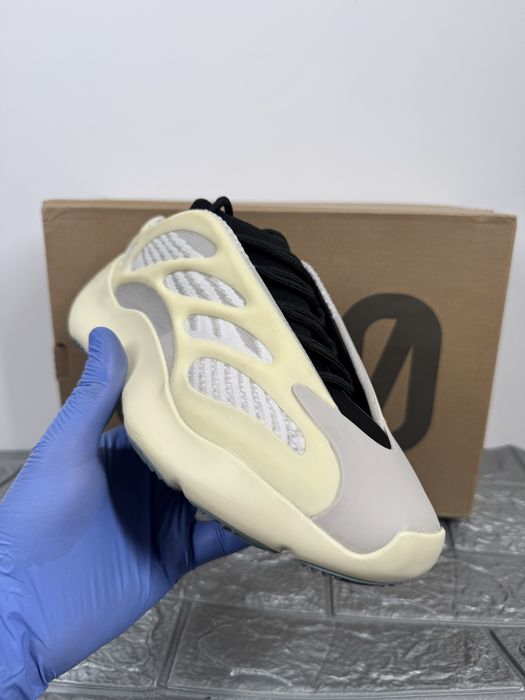 Yeezy boost 700 Azael