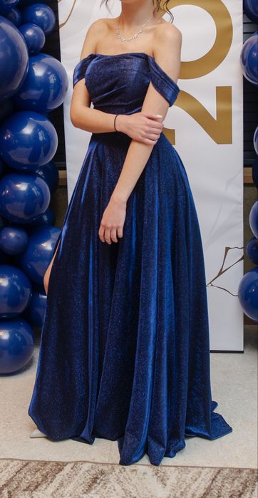 Тъмносиня бална рокля