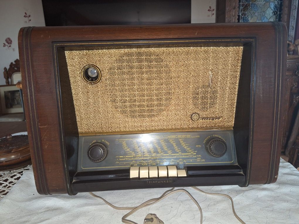 Radio cu lămpi Telefunken in perfecta stare de functionare