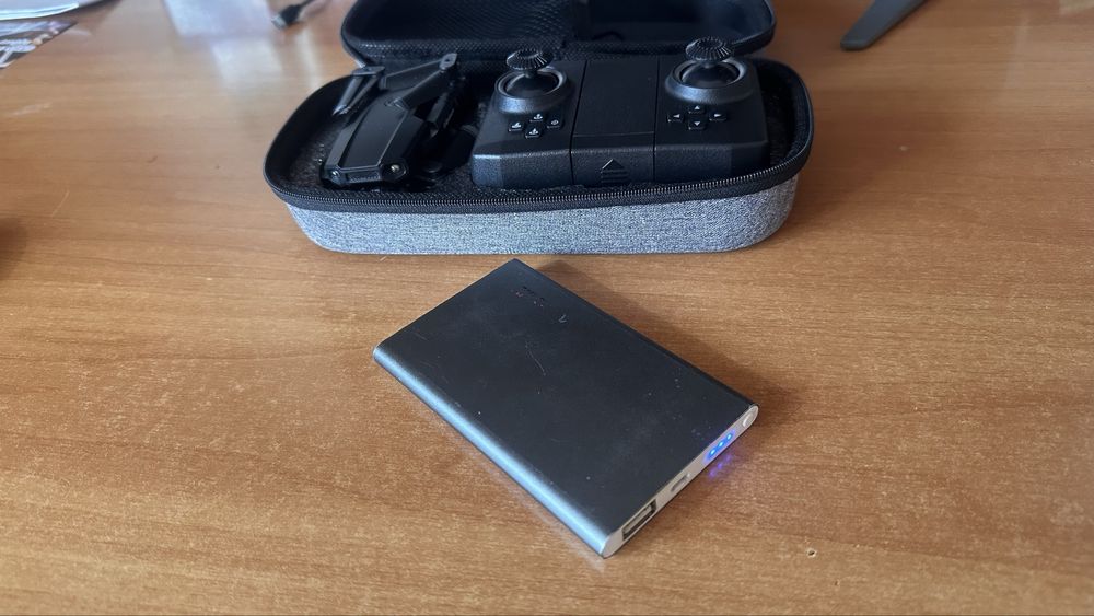 Mini drona pliabila cu  set de 3 acumulatori