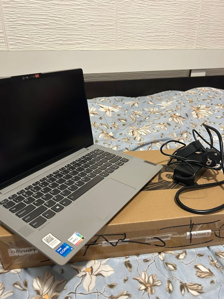 Laptop Lenovo cu garantie