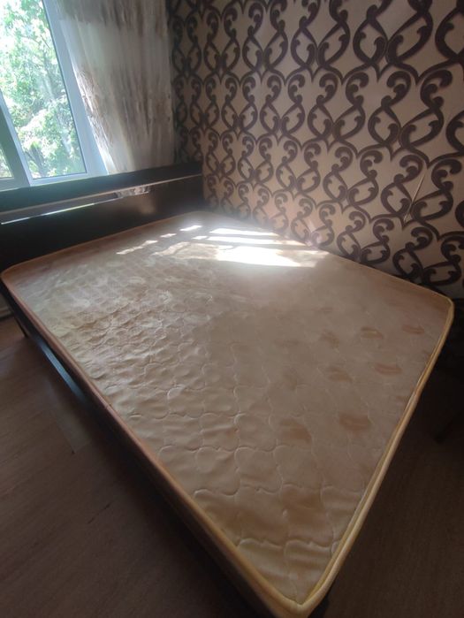 Кровать двуспальная