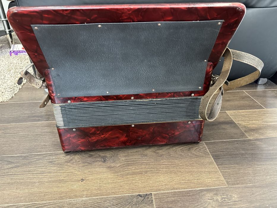 Acordeon Hohner Verdi 2 cu 80 de basi, sita