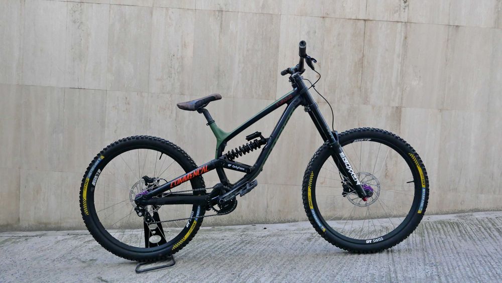 Commencal Furious DH, 27.5 S, RockShox Boxxer Air 200 мм. ход