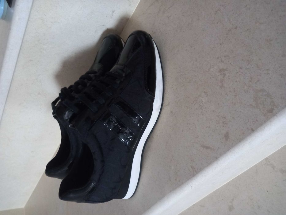 Addasi dama Calvin Klein, originali