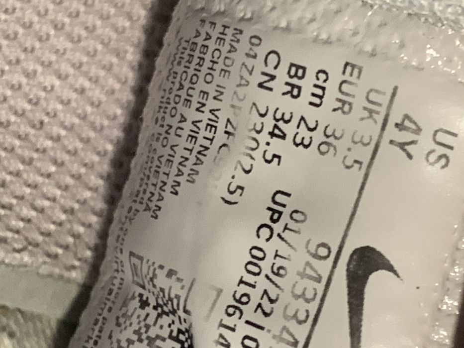 Продавам оригинални маратонки NIKE AIR MAX 270