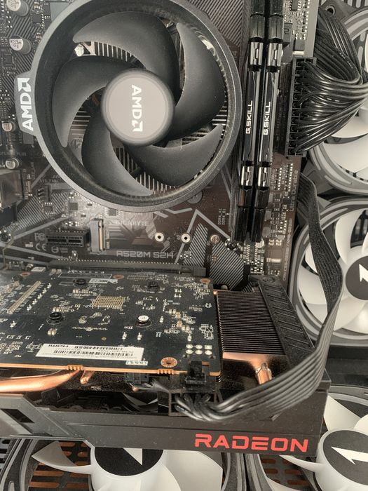 Pc daixxa.     Pot face schimb cu un iphone 14