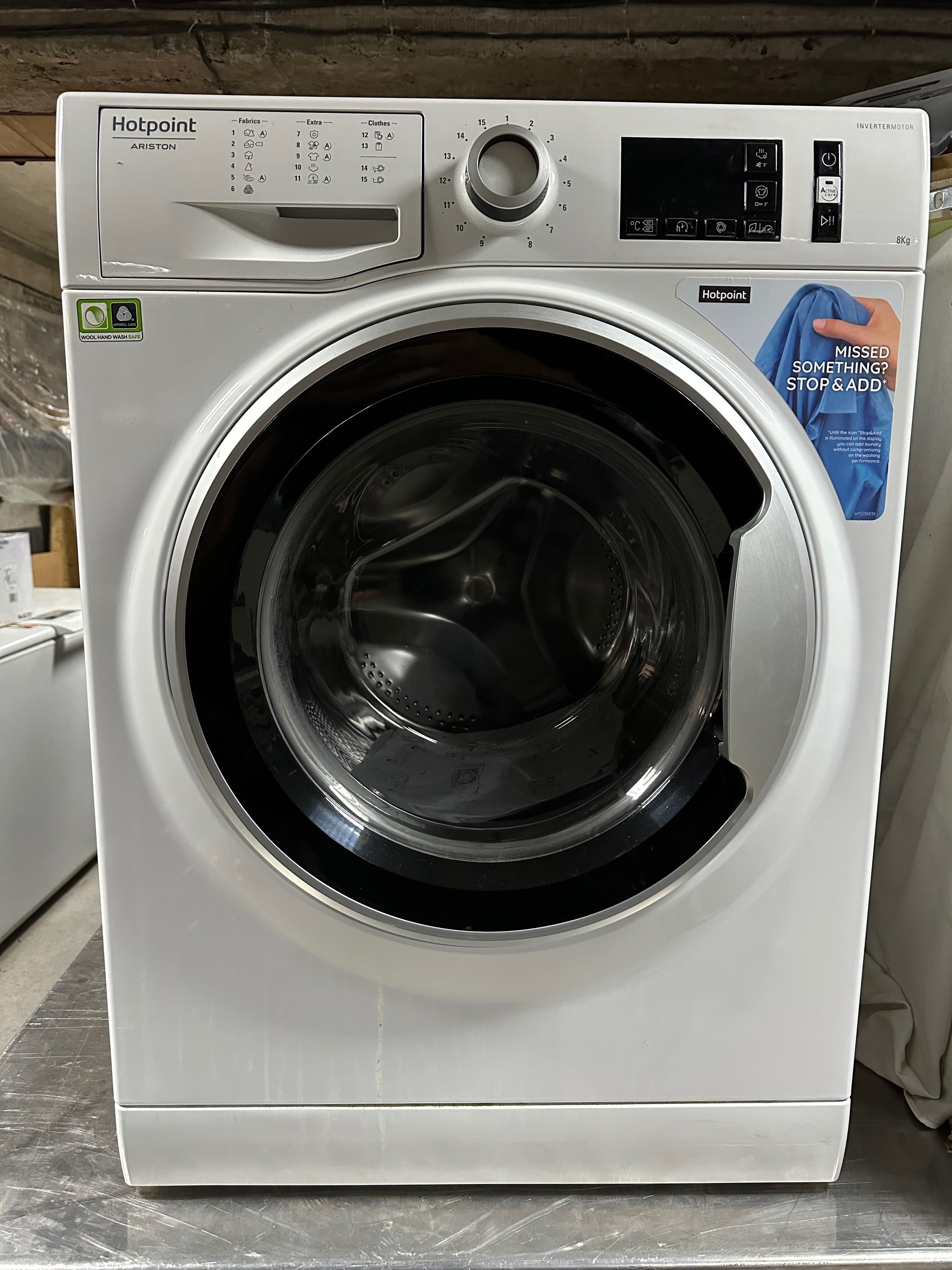 Продавам нова  Hotpoint NM11 825 WS A EU