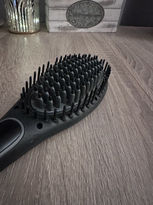 Четка за изправяне на коса SilverCrest с регулиране на температурата