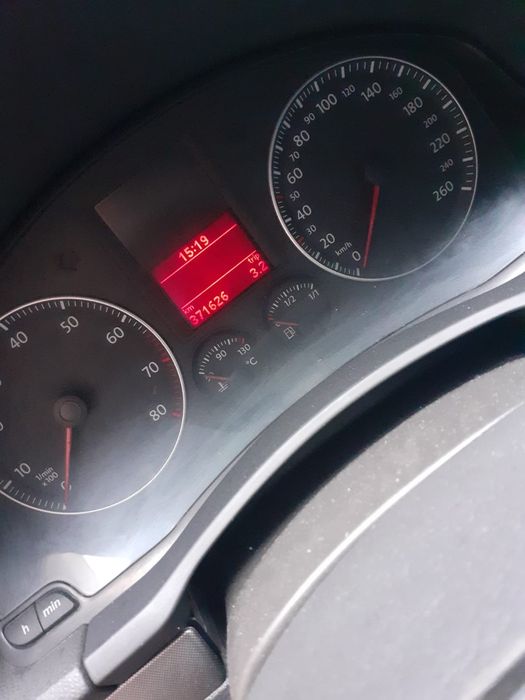 Volkswagen golf 5 1,6 benzina