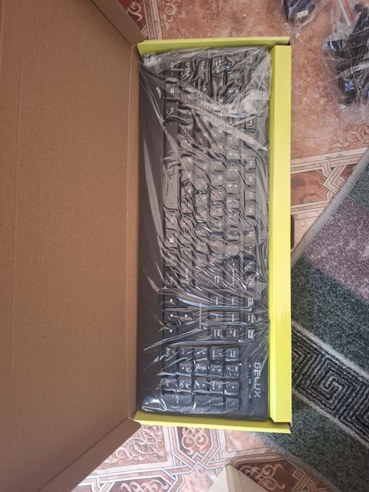 Монитор с новый клавиатуры новый