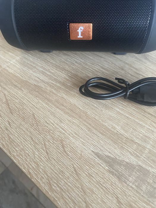 Преносима блутутонколона с usb зареждане