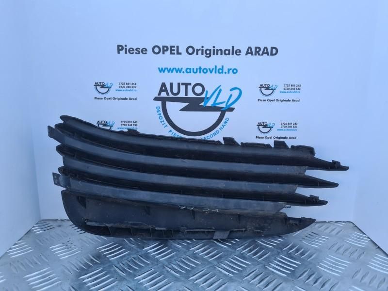 Grila proiector dreapta Opel Vectra C facelift
