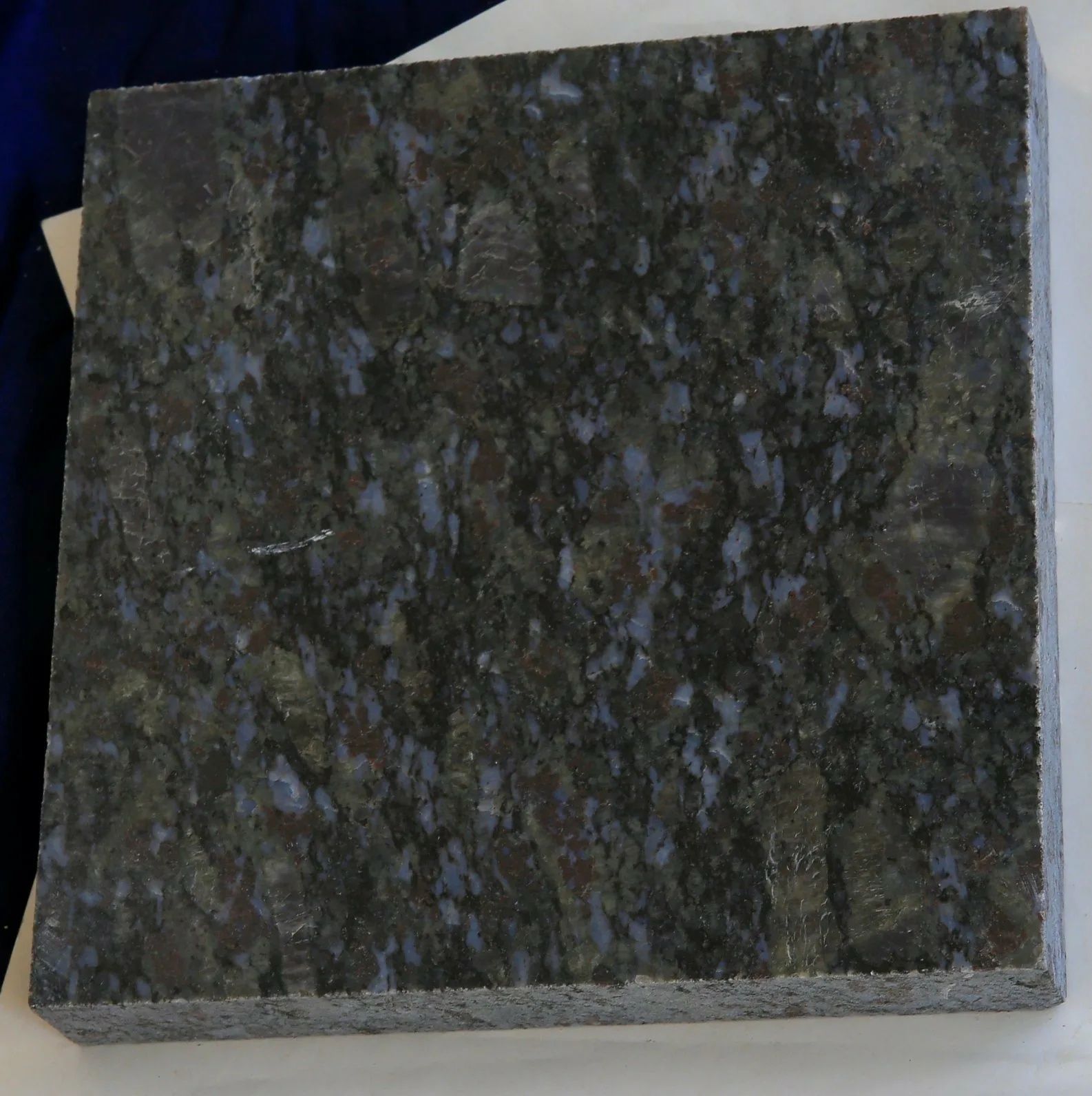 Battrfley Blu. Granit (Hindiston)
