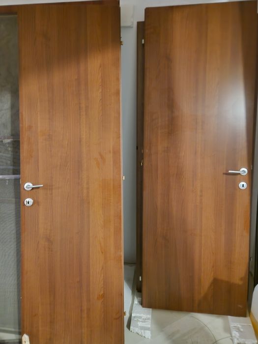 Vând usa de interior cu toc si extensii 7-8 cm